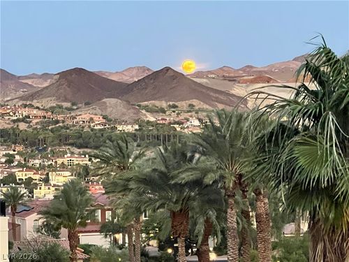 40 Strada Principale, Henderson, NV, 89011-3603 | Card Image