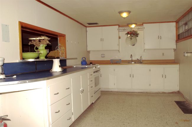 Kitchen. | Image 20