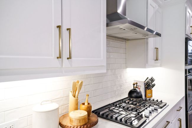 Stunning Brass hardware on all kitchen cabinetry | Image 13