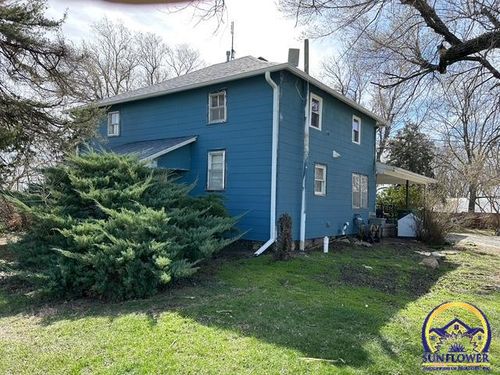 1257 Road 130, Emporia, KS, 66801-7517 | Card Image