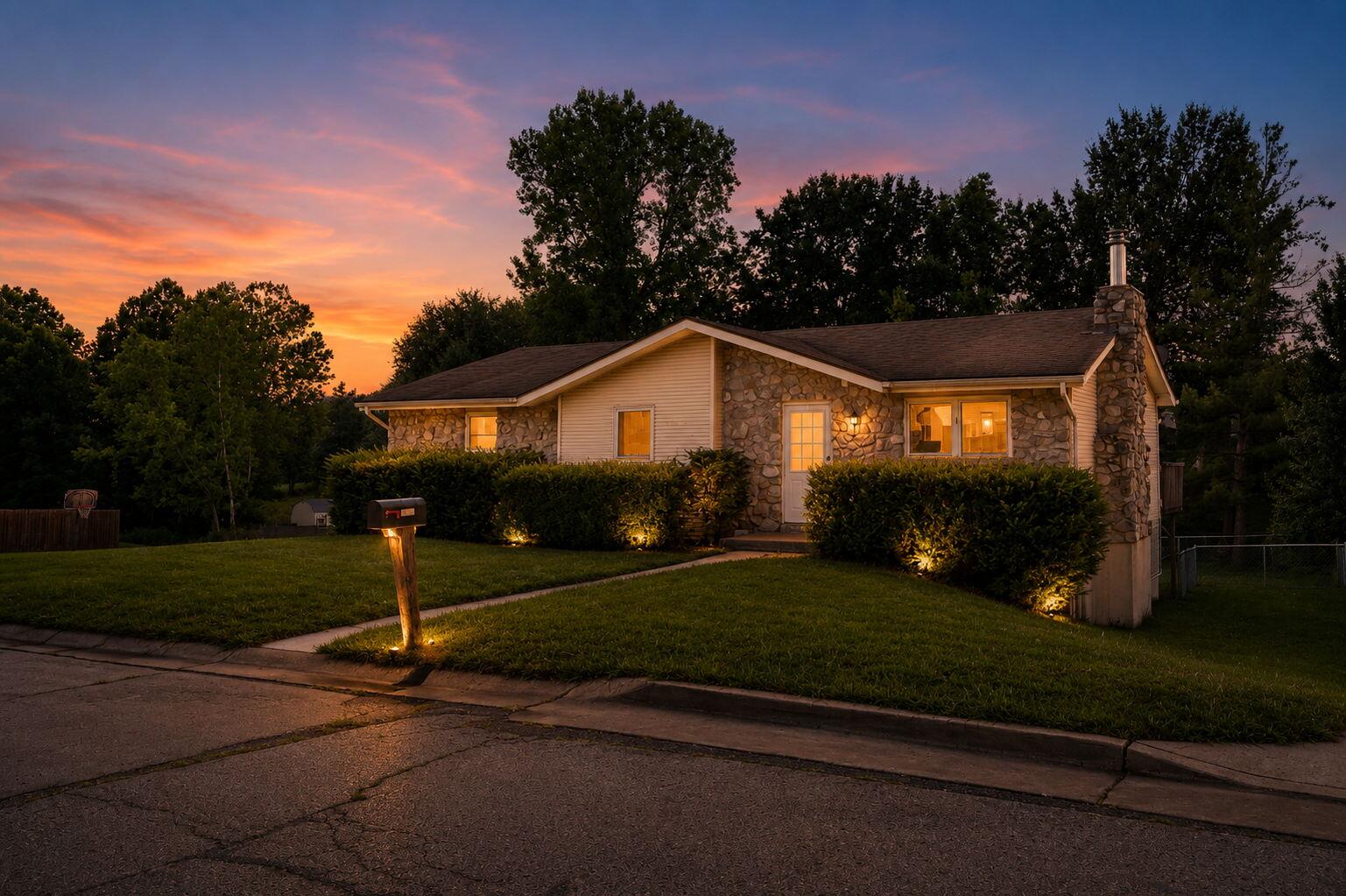 Residential in BOONVILLE 2