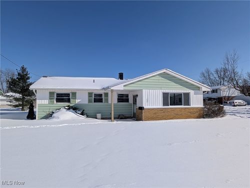 220 Windsor Dr, Elyria, OH, 44035-1730 | Card Image