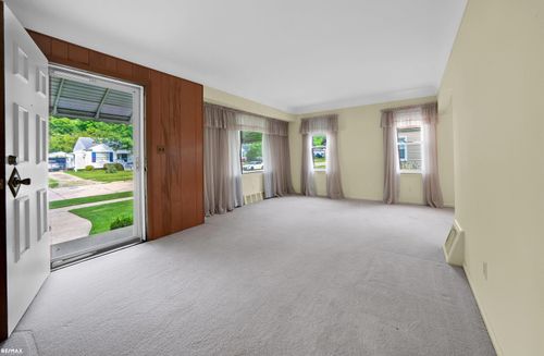 28466 Brentwood St, Southfield, MI, 48076-3004 | Card Image