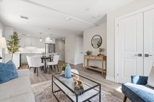 204-100 Gordon St, Stratford, ON, N5A7T8 | Card Image