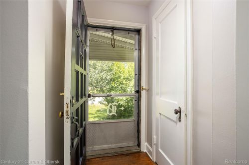 16799 Brady, Redford, MI, 48240-2495 | Card Image