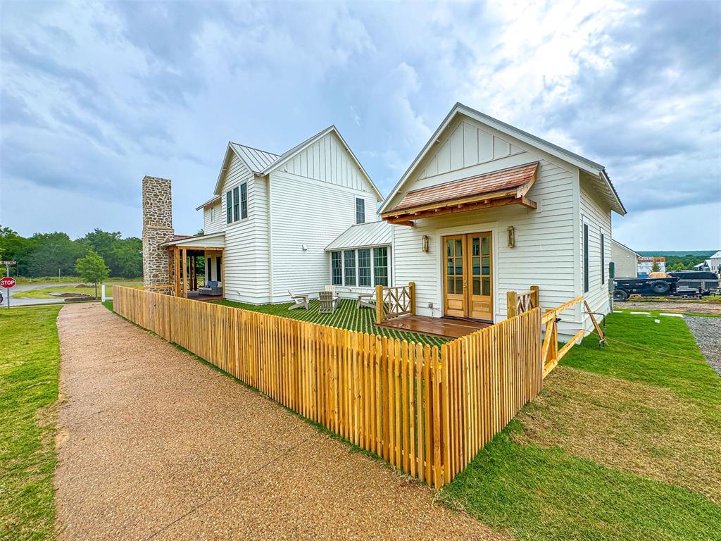 Residential in Carlton Landing 5