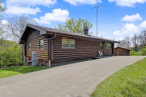 18 Sundance Trl, Galena, IL, 61036-9352 | Card Image