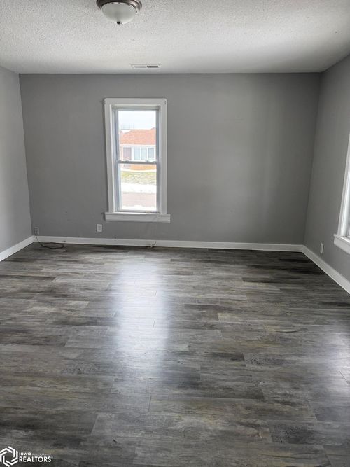 402 E Franklin Street, Bloomfield, IA, 52537 | Card Image