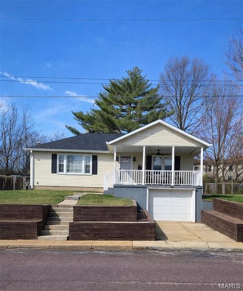 413 Rosedale Ave, Union, MO, 63084-1961 | Card Image