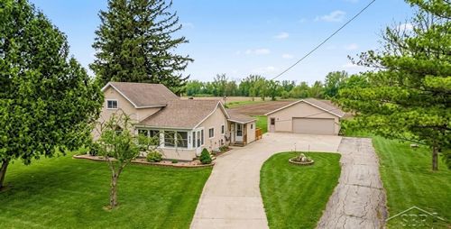 1758 S River Rd, Saginaw, MI, 48609-5365 | Card Image