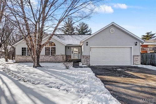 205 Adams Ct, New Haven, MO, 63068-2865 | Card Image