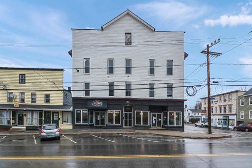 32 Main St, Pittsfield, NH, 03263-3703 | Card Image