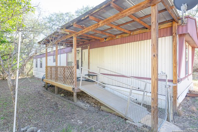 2121 Rolling River Vw, Home with 3 bedrooms, 3 bathrooms and null parking in Spring Branch TX | Image 11