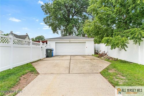 2160-12 Vanderbilt Place, Woodbridge, NJ, 07095 | Card Image