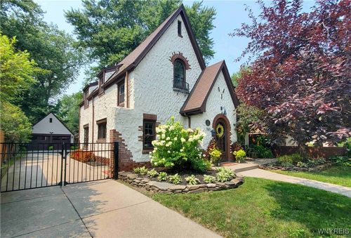 165 Lamarck Dr, Amherst, NY, 14226-4837 | Card Image