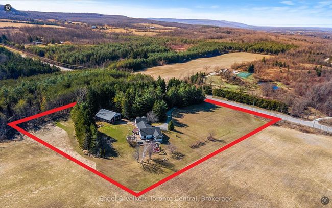 9263 County Rd, House other with 3 bedrooms, 3 bathrooms and 10 parking in Duntroon ON | Image 38