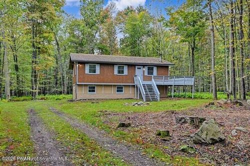 8 Leah Ln, Clifton Twp, PA, 18424 | Card Image