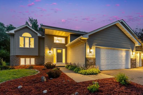 2225 Tart Lake Rd, Lino Lakes, MN, 55038-7729 | Card Image