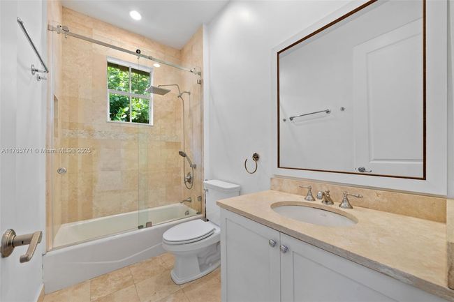 B - 464 Fernwood Rd, Townhouse with 3 bedrooms, 3 bathrooms and null parking in Key Biscayne FL | Image 28