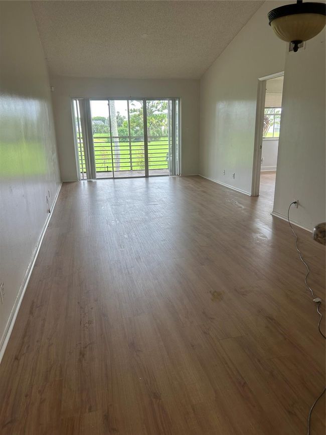 APT-201 - 2823 N Course Dr, Condo with 2 bedrooms, 2 bathrooms and null parking in Pompano Beach FL | Image 9