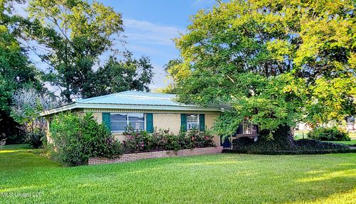 14224 Dedeaux Rd, Gulfport, MS, 39503-3367 | Card Image