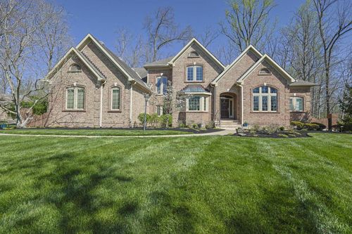 10040 Trail Ln, Montgomery, OH, 45249-3524 | Card Image
