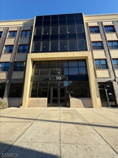 404-90 Clinton Ave, Newark, NJ, 07114-2012 | Card Image