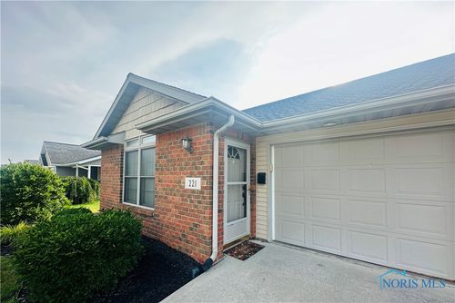221 Chelsea Dr, Defiance, OH, 43512-1461 | Card Image