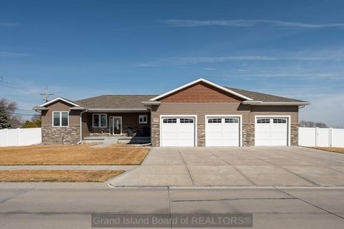 3962 Norseman Ave, Grand Island, NE, 68803-1528 | Card Image