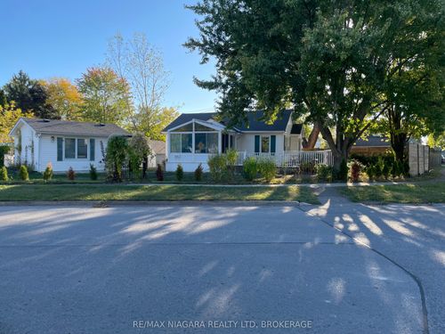 8729 Drake Ave, Niagara Falls, ON, L2G7A7 | Card Image