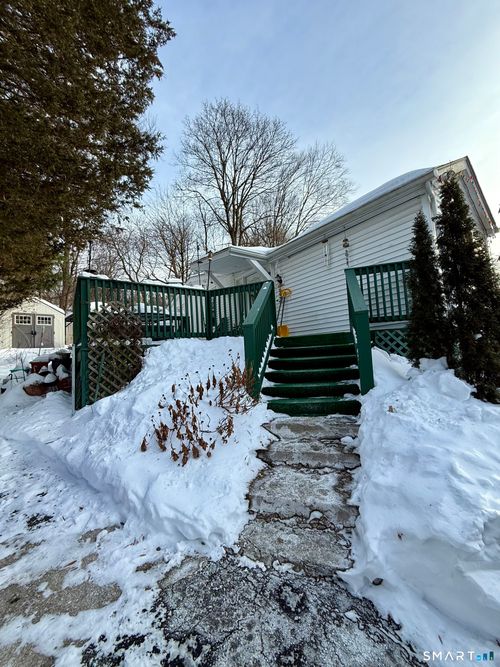 25 Greenlawn St, East Hartford, CT, 06108-2951 | Card Image