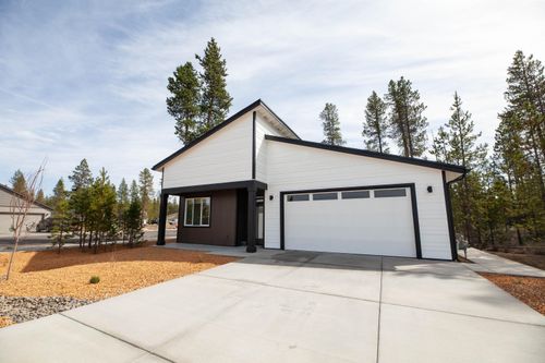 20-16649 Little Crater Dr, La Pine, OR, 97739-7812 | Card Image