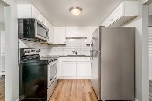 apt-9-329 W Kimbell Ave, Elmhurst, IL, 60126-1854 | Card Image