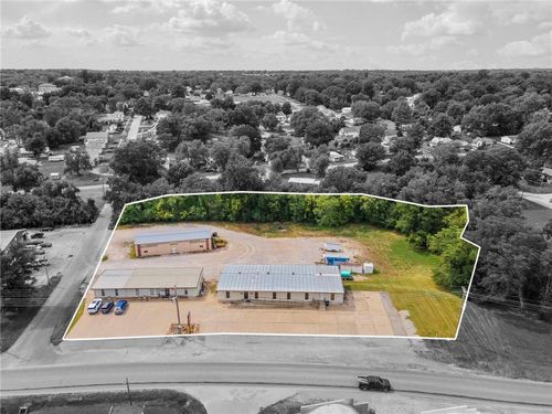 301 & 303 N Mason Street, Carrollton, MO, 64633 | Card Image