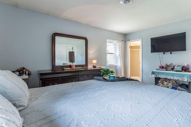 View of bedroom | Image 15
