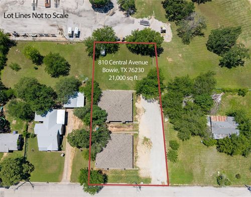 810 Central Ave, Bowie, TX, 76230-4700 | Card Image