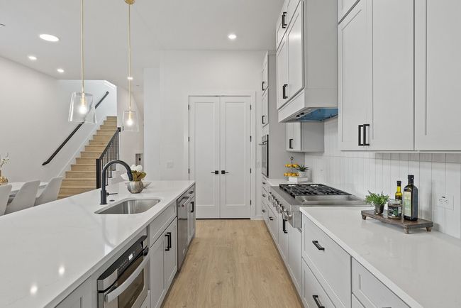 4214 Endurance Way, Condo with 4 bedrooms, 5 bathrooms and 2 parking in Austin TX | Image 6