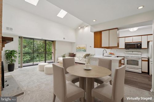 22-722 Washington Pl, CHESTERBROOK, PA, 19087-5870 | Card Image