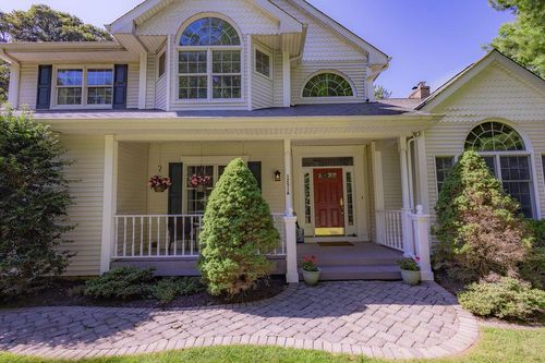 1251 N Country Rd, Stony Brook, NY, 11790-1938 | Card Image