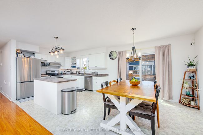 60 Riverdale Dr, House other with 5 bedrooms, 4 bathrooms and 4 parking in Wasaga Beach ON | Image 8