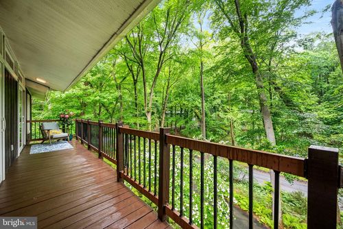 422 Oak Valley Rd, MEDIA, PA, 19063-1650 | Card Image