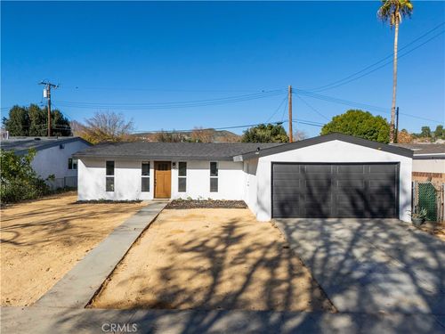 19017 Drycliff St, Canyon Country, CA, 91351-2818 | Card Image