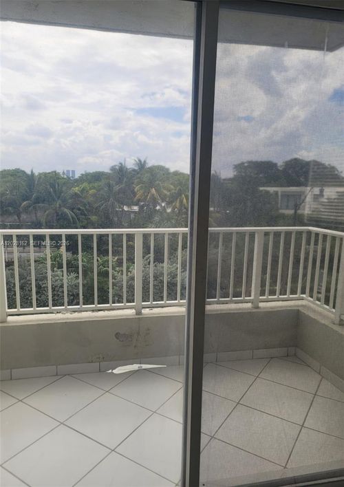 401-2600 Collins Ave, Miami Beach, FL, 33140-4710 | Card Image