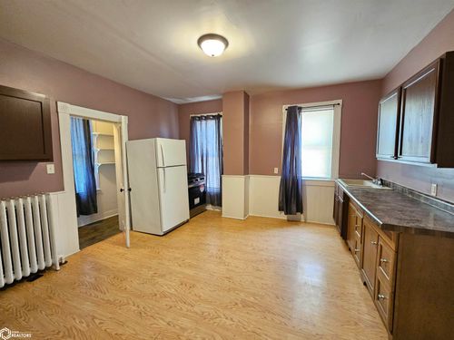 312 S 10th St, Burlington, IA, 52601-5723 | Card Image