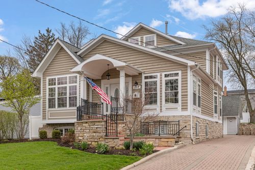 117 N Park Blvd, Glen Ellyn, IL, 60137-5715 | Card Image