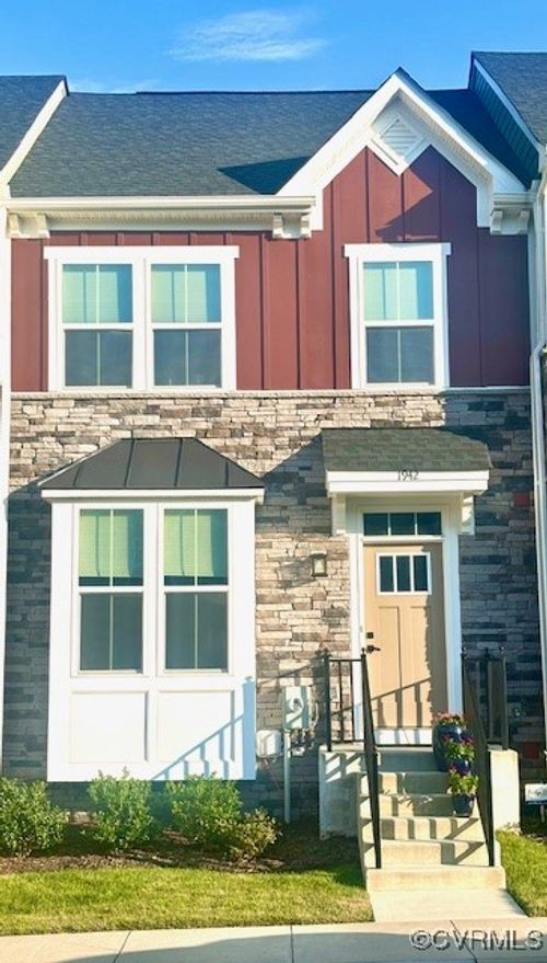 1942 Lois Ln, CHARLOTTESVILLE, VA, 22911-7429 | Card Image