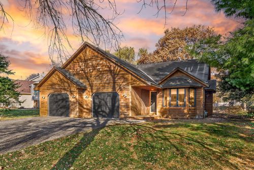 1516 Rushmore Dr, Burnsville, MN, 55306-6352 | Card Image