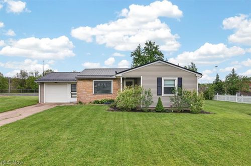437 E Wilson Ave, Girard, OH, 44420-2706 | Card Image