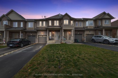 17 Dennis Dr, Smithville, ON, L0R2A0 | Card Image