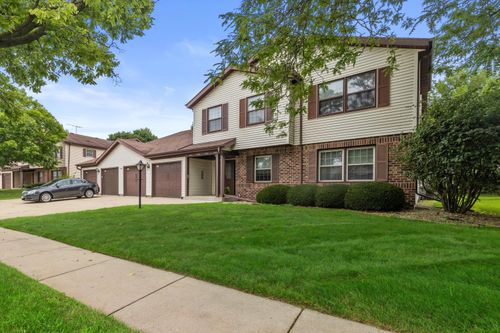 4016 81st St, Kenosha, WI, 53142-4924 | Card Image